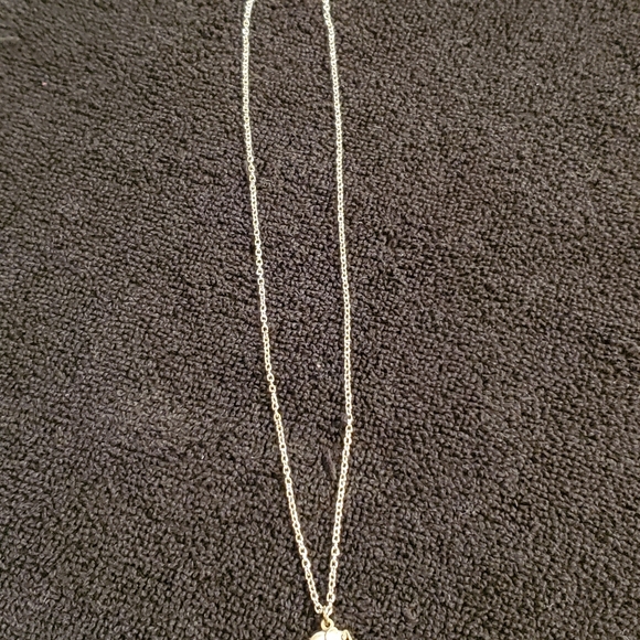 A DAINTY🐘 ELEPHANT 🐘NECKLACE 16" SILVER CHAIN - Picture 5 of 5